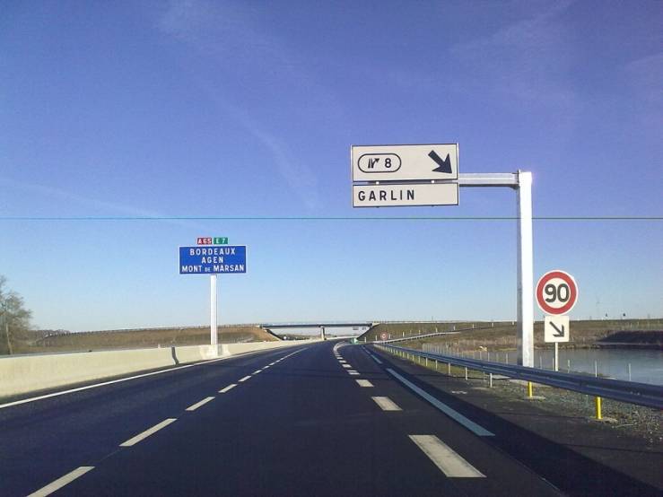 Vue de l'autoroute A65. Vue de l'autoroute A65.