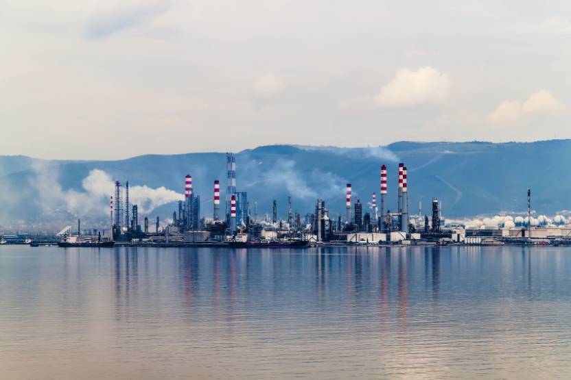 Une station de pructeur gaz naturel liquifié.