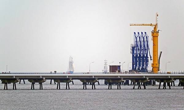 Port pétrolier - 600