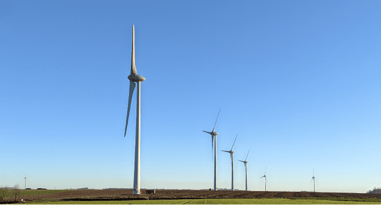 Les six actifs cédés représentent une puissance installée cumulée de 105,7 MW.