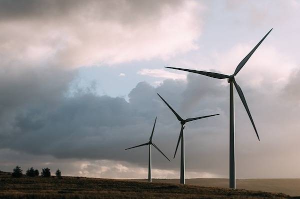 3 éoliennes campagne - 600