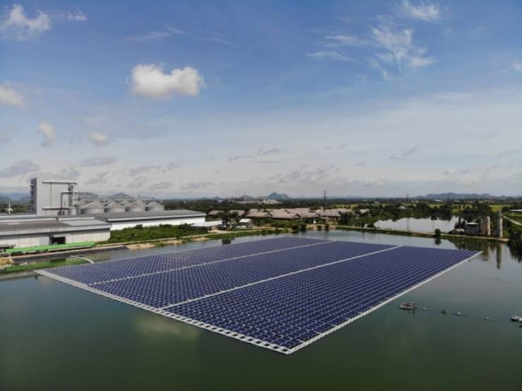Les projets de centrales solaires flottantes se multiplient. 