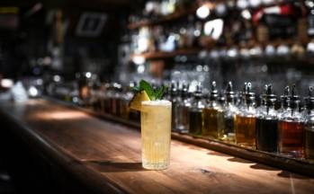Fairmont renouvelle sa carte des cocktails pour l'&eacute;t&eacute;.