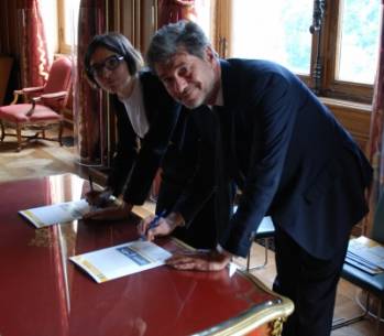 &Eacute;ric Cosserat, p-dg de Perial, a sign&eacute; la Charte Paris Action Climat &agrave; l&rsquo;H&ocirc;tel de Ville le 27 mai 2019.