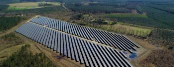 La centrale solaire de Saint-Avit en France, détenue par Neoen.