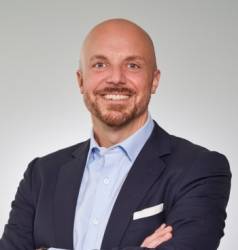 Dennis Schroeder, Astris Finance